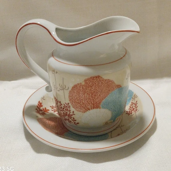 Ames Made in Japan Vintage Mid-Century Ceramic Bath/Wash Set